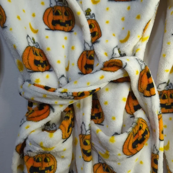 Snoopy Peanuts Berkshire Halloween Plush Bathrobe  Hooded Sleepwear Women S/Md - Picture 3 of 11